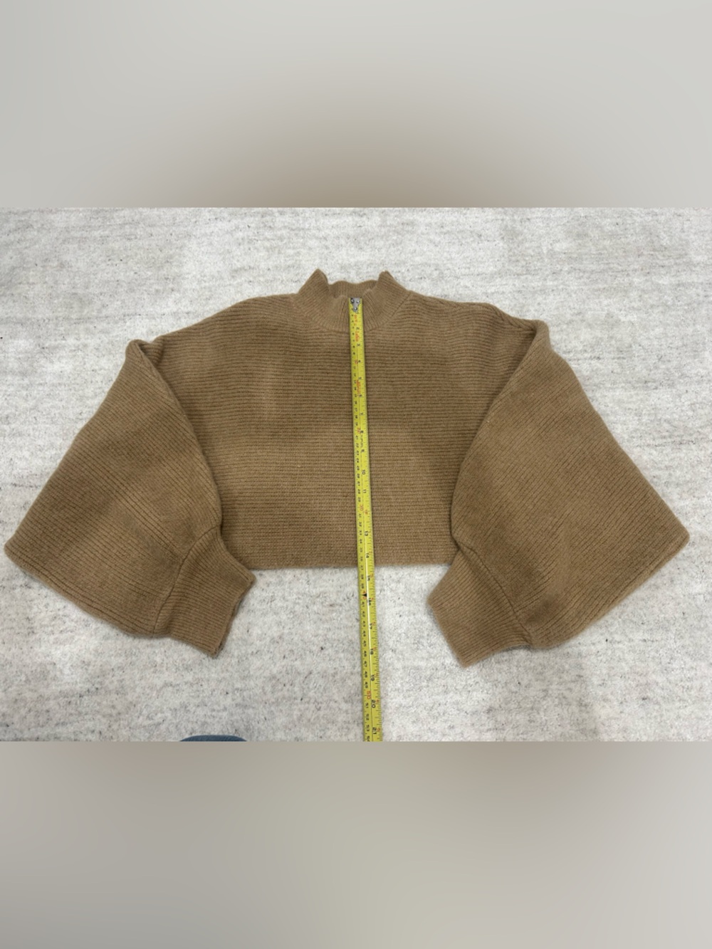 Aritzia Wilfred Style Lolan Cropped Balloon Sleeve Sweater Tan S